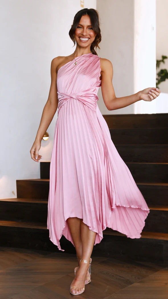 Ärmelloses Midikleid mit einer Schulter und hoher Taille
