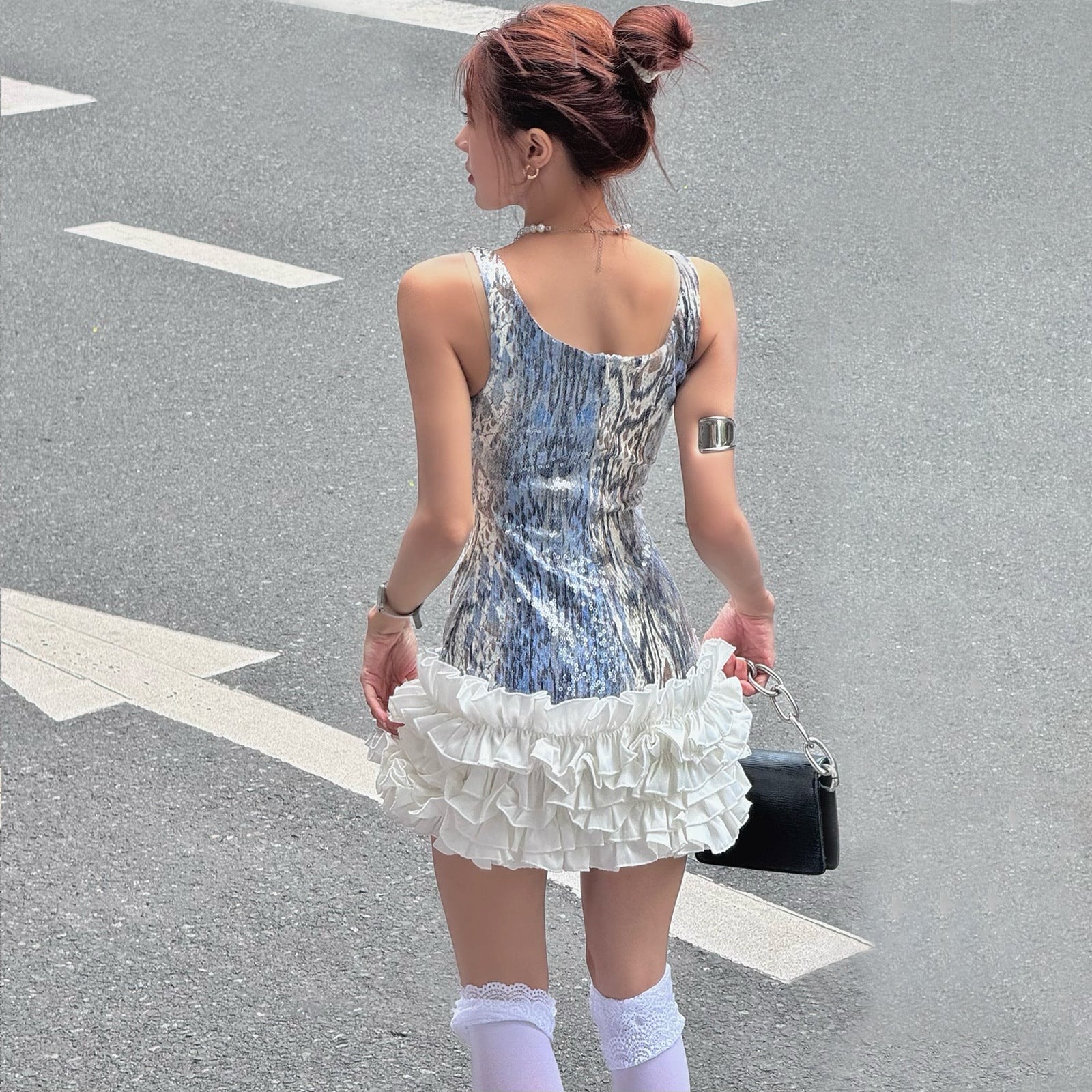 U-neck sequin graffiti cake dress