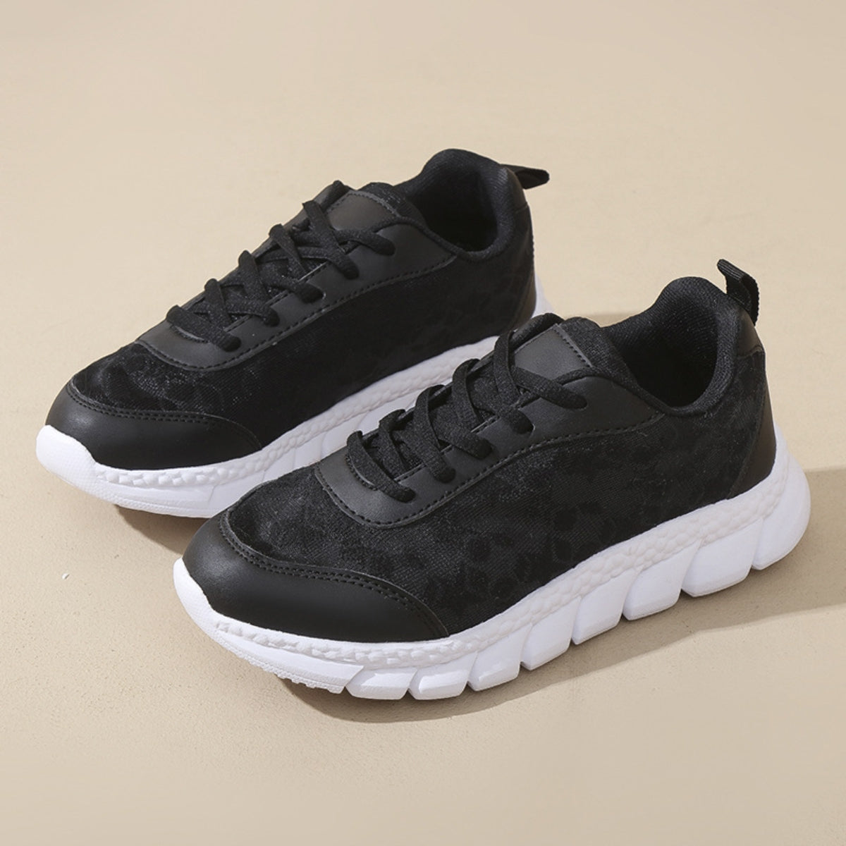 Lace Up Round Toe Star Mesh Athletic