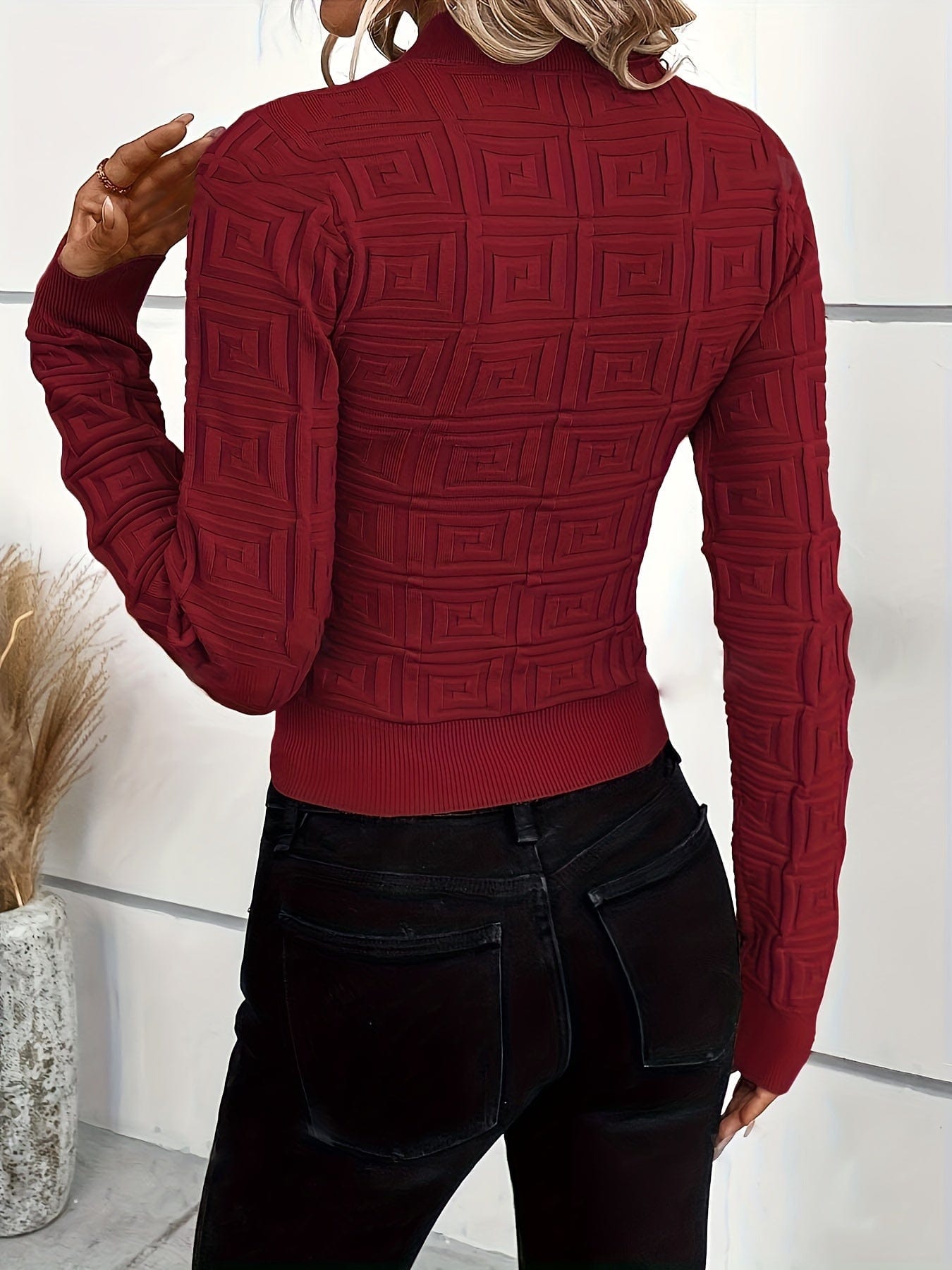 Designer Style Geo Pattern Slim Fit Light Sweater