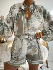 Exquisites zweiteiliges Set aus Hemd und Shorts mit Blumendruck