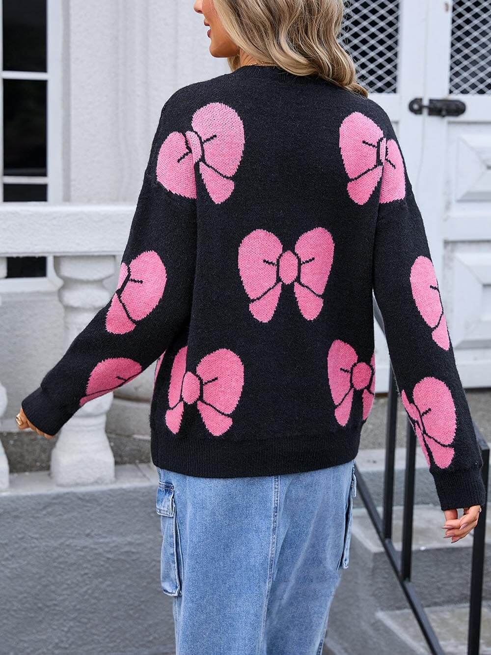 Lockerer Strickpullover mit Rundhalsausschnitt und Schleife