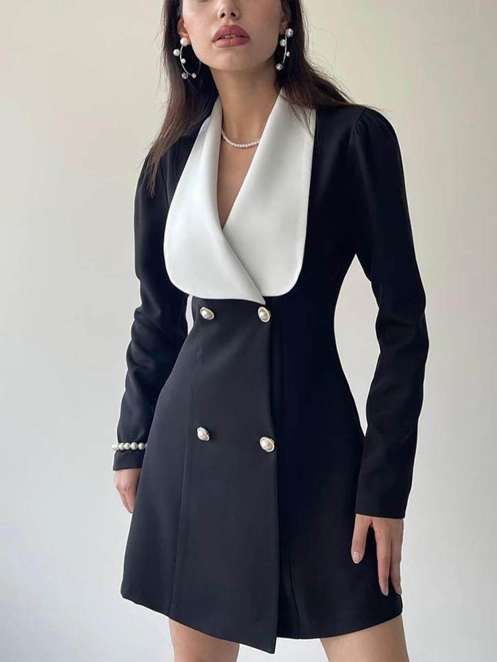 Vestido mini blazer elegante con solapa y hebilla metálica en color de contraste