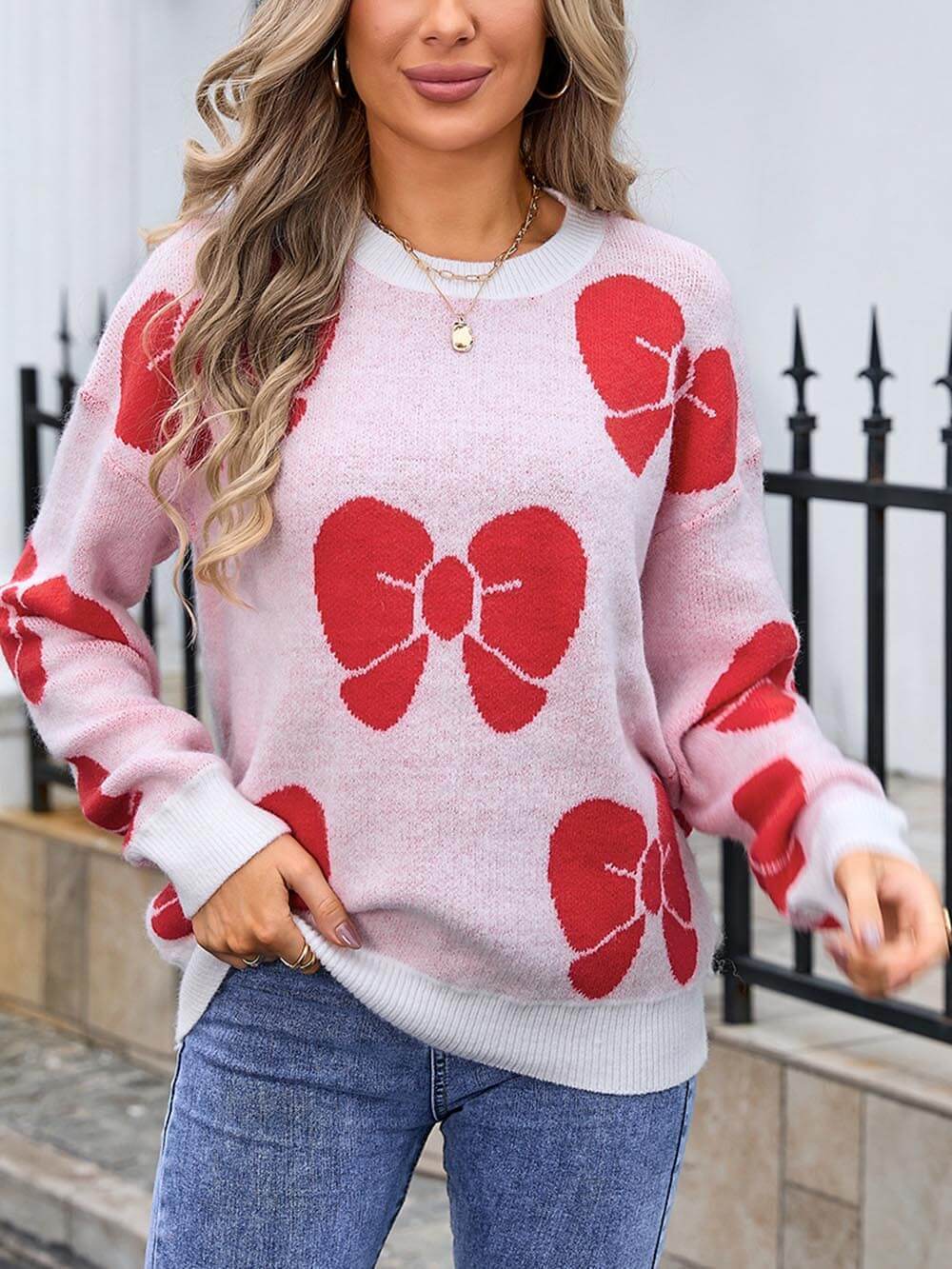 Lockerer Strickpullover mit Rundhalsausschnitt und Schleife