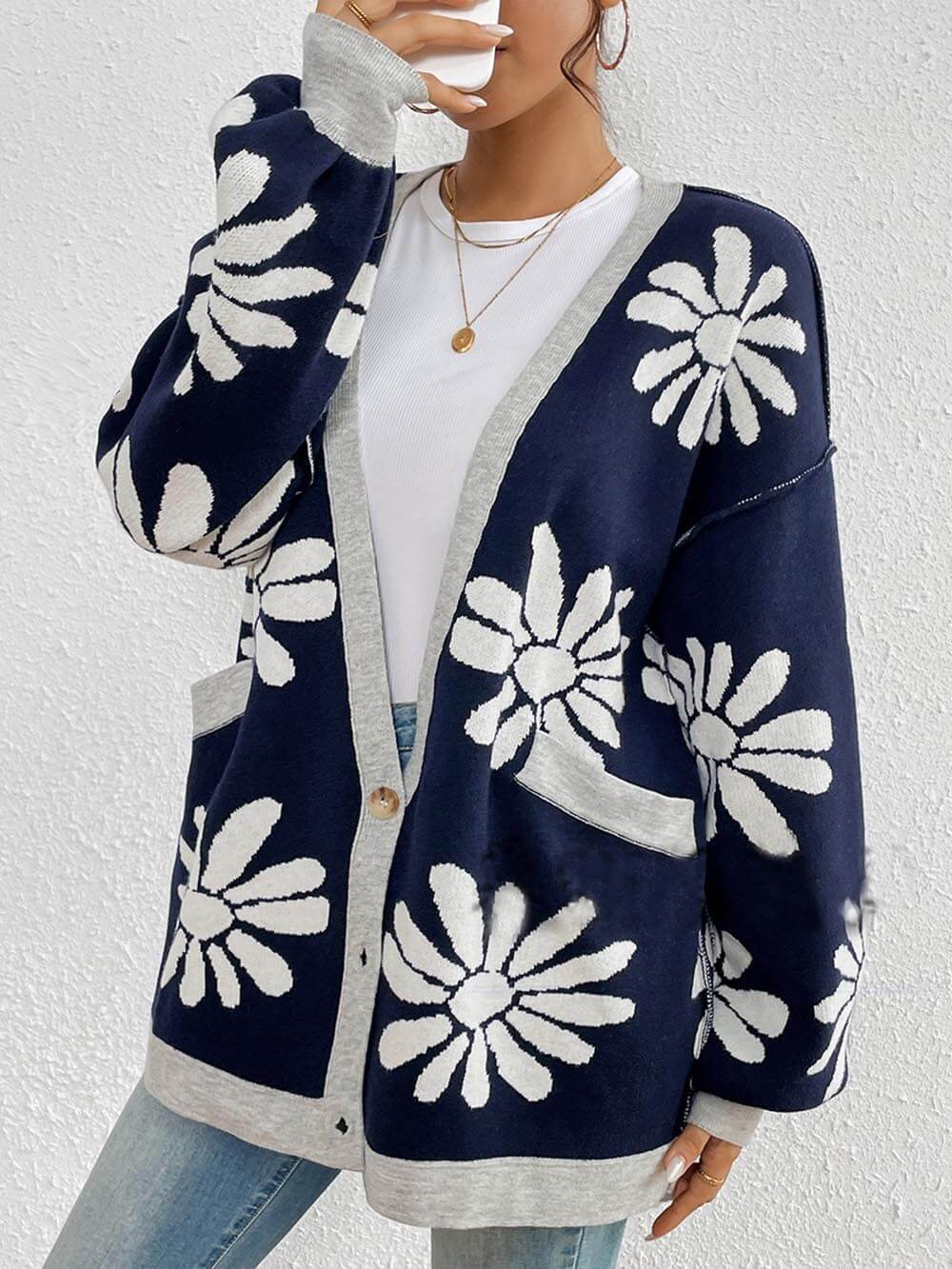 Cárdigan clásico de punto holgado con cuello en V y estampado