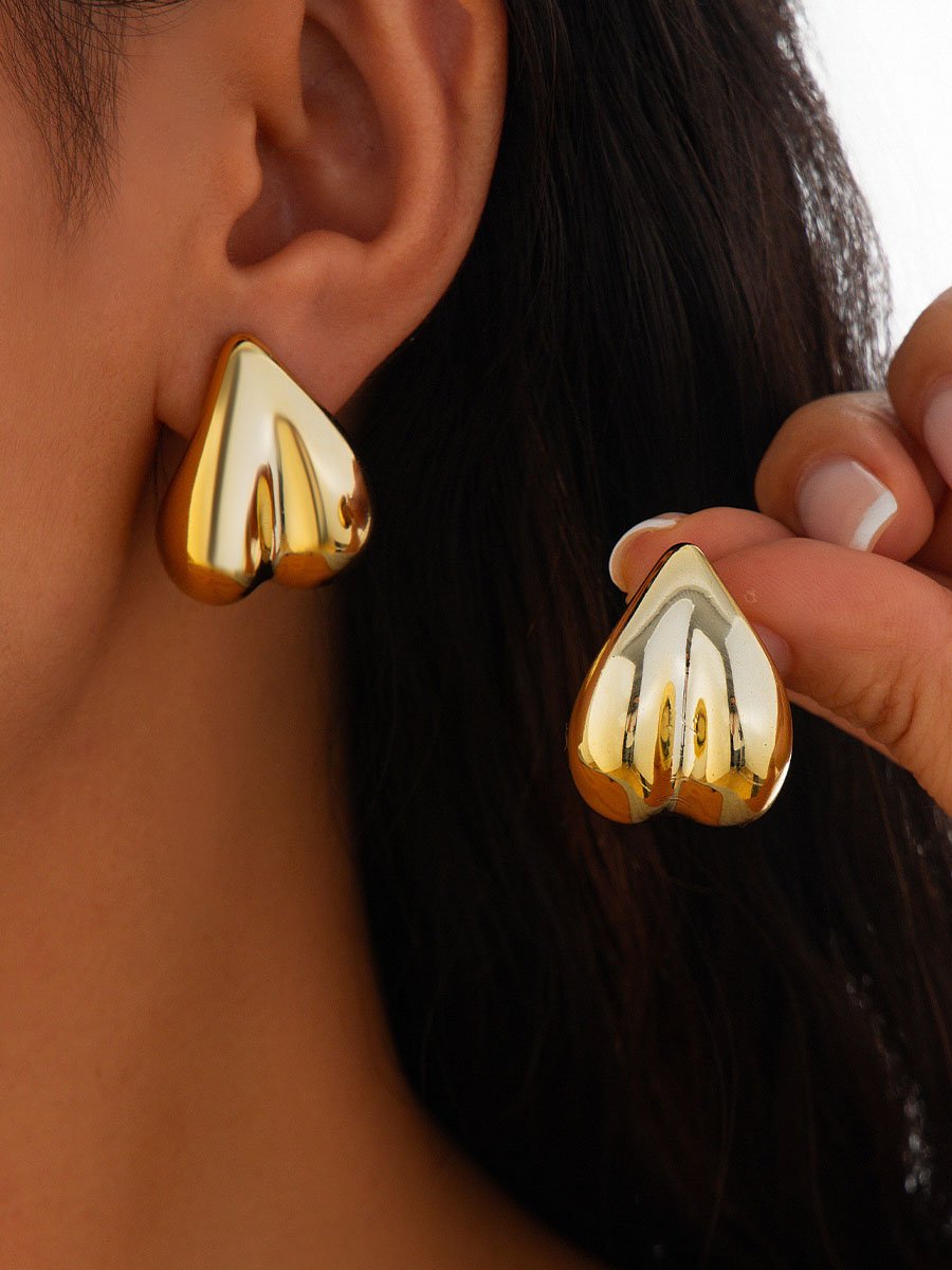 Pendientes geométricos curvos en forma de corazón