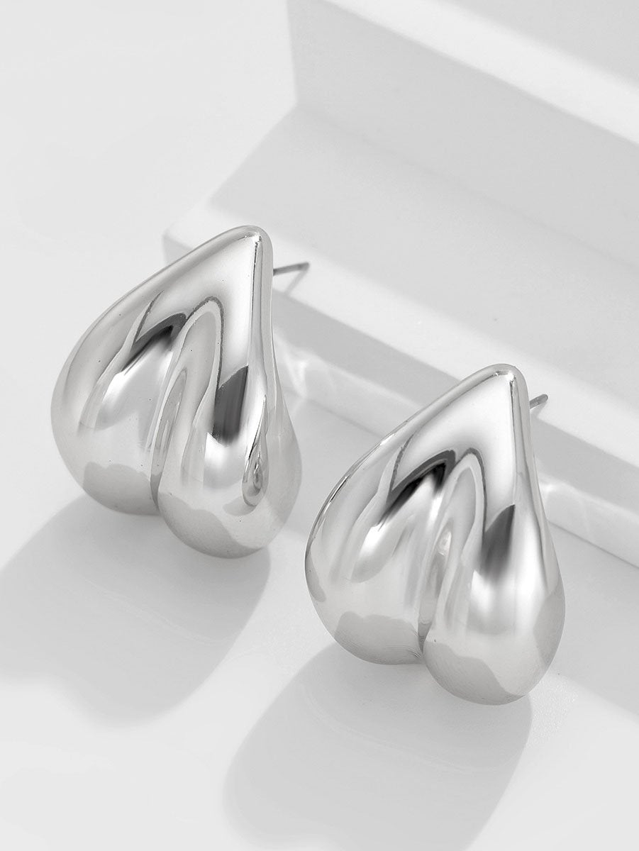 Pendientes geométricos curvos en forma de corazón