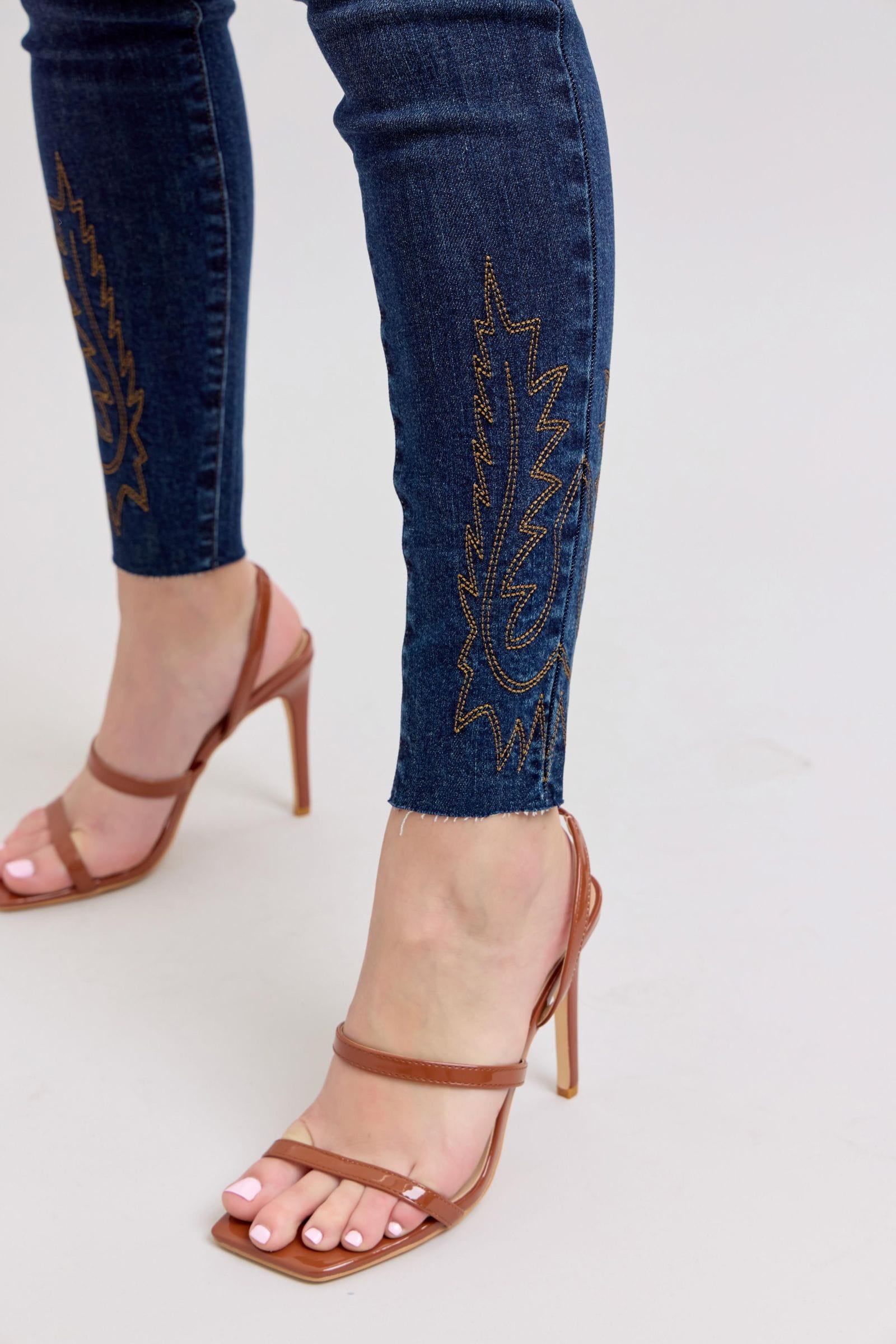 Judy Blue Embroidered High Rise Skinny Jeans