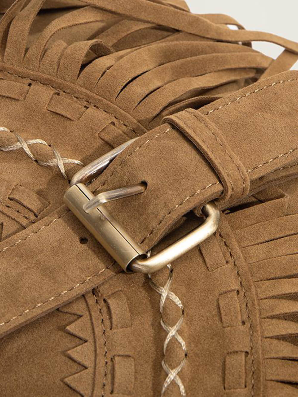 Tasche aus Wildlederimitat mit Fransen und Schnalle