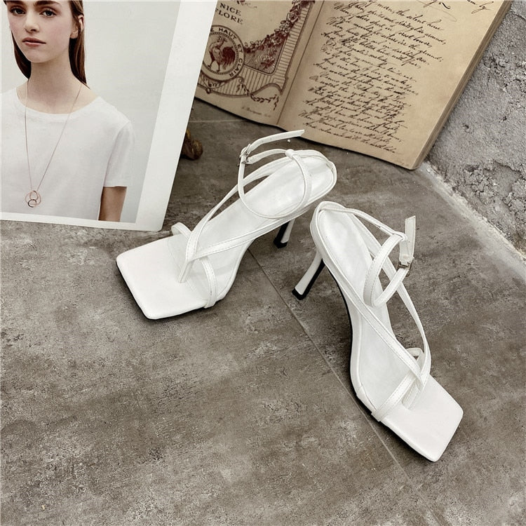 Priya Sandalen