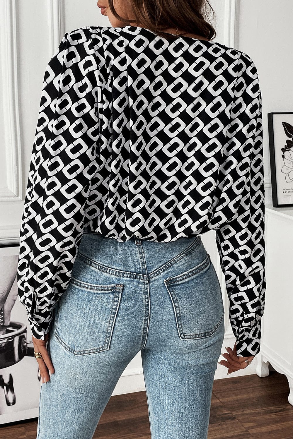 Sexy Geometric V-Neck Long Sleeve Blouse