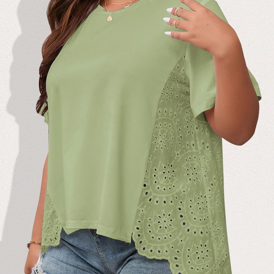 Plus Size Venus Embroidery Tee